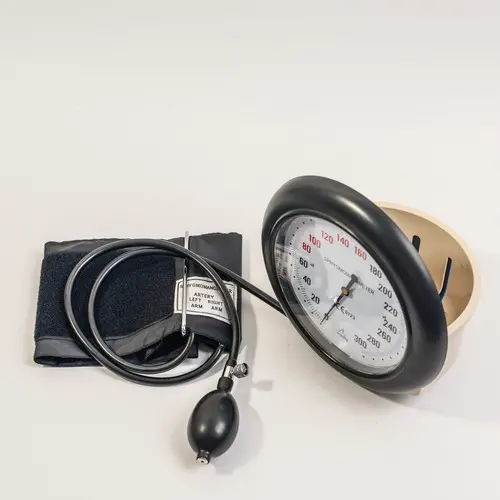 Monitor de presión arterial de muñeca aneroide digital tipo pared 